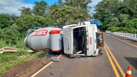 foto de Homem cai com caminhão de ponte e morre no norte do Paraná