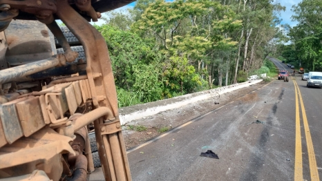 foto de Homem cai com caminhão de ponte e morre no norte do Paraná