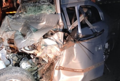 foto de Uma criança além de três adultos morreram na colisão frontal entre carro e ônibus próximo a Colorado