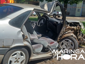 foto de Mulher fica presa entre as ferragens de carro após acidente violento em Maringá