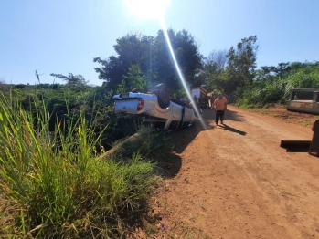 foto de Mulher que estava desaparecida é encontrada morta dentro de caminhonete capotada caída dentro de córrego em Maringá