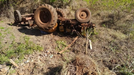 foto de Adolescente de 15 anos morre após trator capotar na zona rural