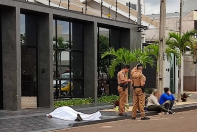 foto de Câmera flagra momento exato em que rapaz é morto a tiros em Maringá