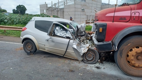 foto de Duas pessoas morrem em trágico acidente na BR-376