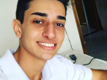 foto de Jovem de 18 anos morre após bater moto em carro estacionado em Maringá