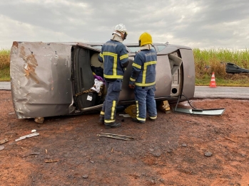 foto de Capotamento em rodovia termina com jovens feridos e uma das vítimas em estado grave