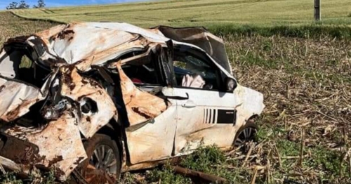 Jovem morre após carro capotar em rodovia no norte do Paraná 