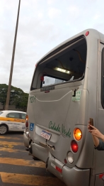 foto de Acidente entre ônibus termina com várias pessoas feridas em Maringá