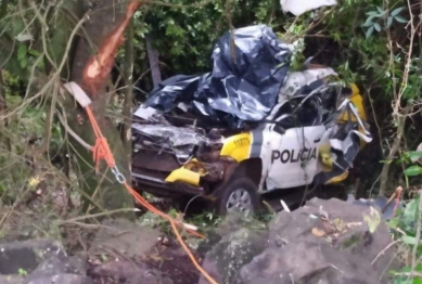 foto de Um policial morreu e outro ficou em estado gravíssimo após acidente em rodovia do Paraná