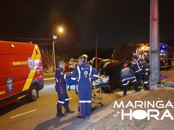 foto de Após batida violenta carro tomba e motorista é socorrido em Maringá