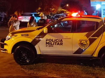 foto de Vídeo mostra momento em que duas pessoas são assassinadas a tiros na frente de mercado em Maringá