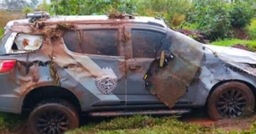 Viatura da ROTAM ocupada por 4 policiais capota por diversas vezes em rodovia no norte do Paraná