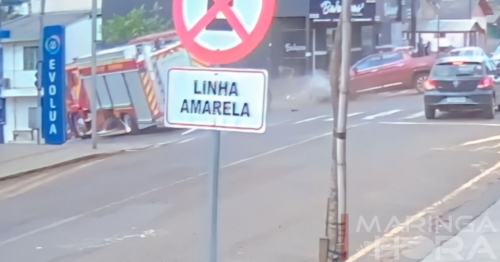 Caminhão do Corpo de Bombeiros se envolve em colisão violenta e por pouco não tomba após rodopiar na rua