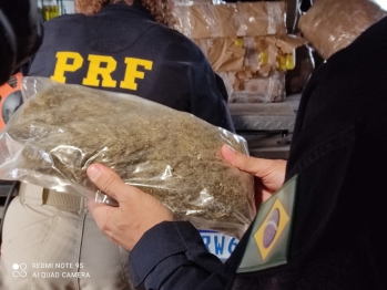 foto de PRF apreende grande quantidade de maconha em Maringá