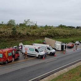 foto de Família que voltava da praia sofre grave acidente, mãe e filha acabaram morrendo e pai ficou em estado grave