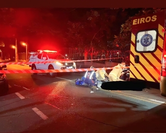 foto de Jovem morre após bater moto contra caçambas de lixo em Maringá