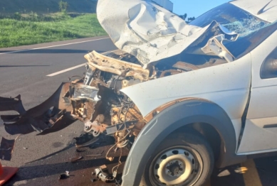 foto de Dois adolescentes morrem após batida frontal em rodovia da região