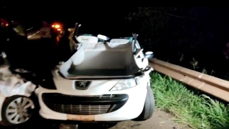 foto de Colisão entre dois carros termina na morte de mulher na BR-376