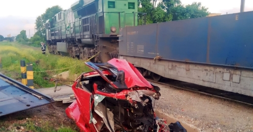 Colisão entre carro e trem resulta na morte de policial militar no Paraná