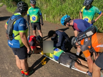 foto de Homem cai de bicicleta e sofre fratura grave na coluna cervical em estrada na zona rural