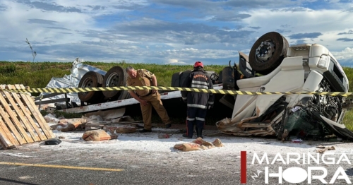 Homem morre após caminhão capotar em rodovia no Noroeste do Paraná