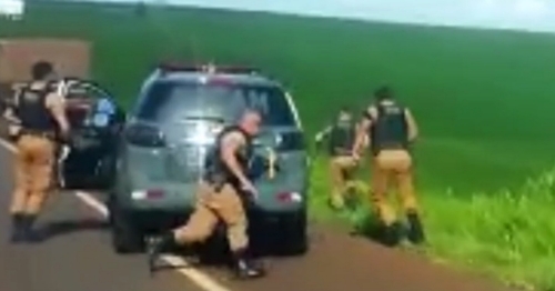 Vídeo: veja momento em que polícia persegue carreta roubada, na PR-323