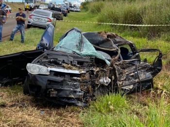 foto de Colisão entre carro e carreta termina com uma pessoa morta na PR-317