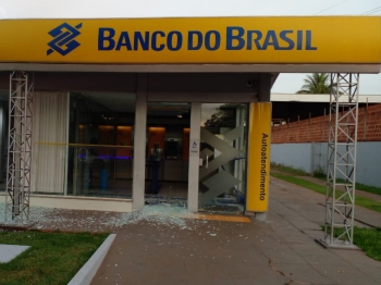 foto de Depois de arrombarem banco cinco criminosos acabam morrendo em confronto com a polícia na região