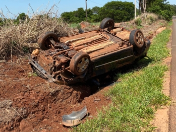 foto de Homem morre após carro capotar em rodovia no Noroeste do Paraná