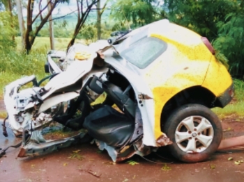 foto de Tragédia: viatura da PM parte ao meio em acidente e dois policiais acabam morrendo no Noroeste do Paraná