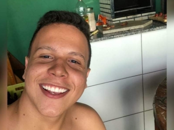 foto de Jovem morre ao bater carro contra árvore em rodovia no Noroeste do Paraná