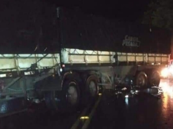 foto de Carreta com placas de Maringá se envolve em acidente com morte em rodovia no Norte do Paraná