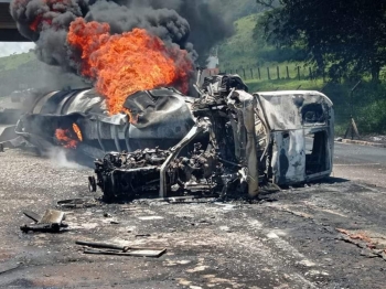 foto de Carreta explode após bater e condutor acaba morrendo carbonizado no Paraná