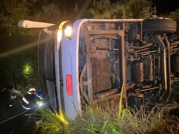 foto de Pelo menos 7 pessoas morreram em acidente envolvendo ônibus no Paraná