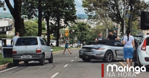 Veja flagrante do momento em que Fiat Uno bate na traseira de Porsche considerado de alto valor, em Maringá