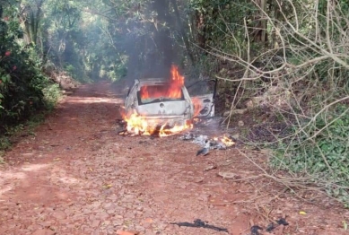 foto de Depois de ser amarrada e queimada viva dentro de carro mulher acaba morrendo no hospital 