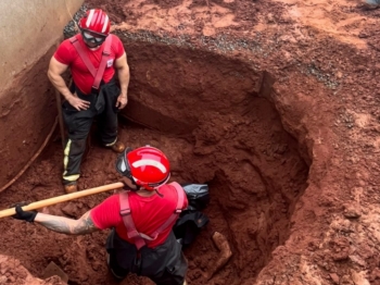 foto de Trabalhador que abria fossa morre soterrado na região