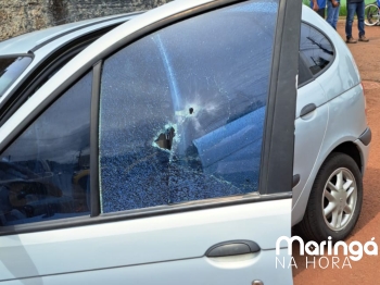 foto de Mulher é atingida por vários tiros dentro de carro em plena luz do dia