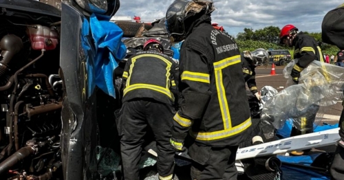 Colisão violenta envolvendo dois veículos deixa cinco vítimas na BR-376