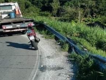 foto de Jovem cai de moto em barranco e morre no Paraná