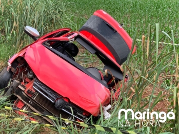 foto de Duas pessoas morrem após carro cair em ribanceira e capotar em rodovia na região