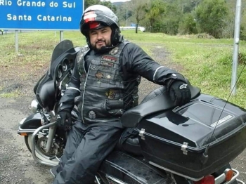 foto de Colisão entre moto e caminhão mata professor em Maringá 