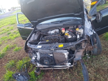 foto de Motorista fica ferido após sofrer grave acidente em Maringá