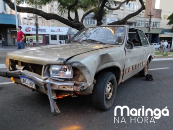 foto de Jovem de 19 anos acaba presa após fugir da polícia com carro furtado e se envolver em colisão com viatura no centro de Maringá