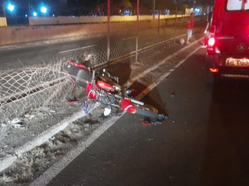 foto de Duas pessoas ficam feridas em acidente na Avenida Colombo durante a madrugada