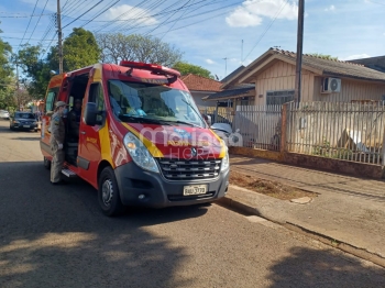 foto de Carro capota durante colisão com outro veículo em cruzamento de Maringá