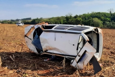 foto de Professora morre após ser ejetada de veículo durante capotamento