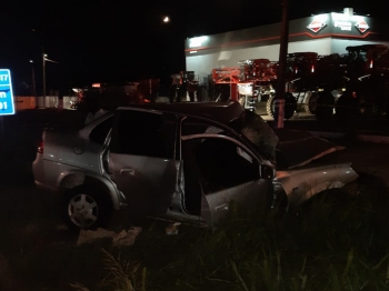 foto de Acidente envolvendo dois veículos em saída de Maringá deixa uma pessoa morta e feridos durante a madrugada