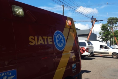 foto de Rapaz leva choque enquanto trabalhava em Maringá