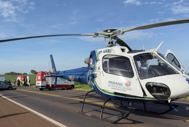 foto de Tragédia: colisão frontal entre dois carros deixa três mortos no PR